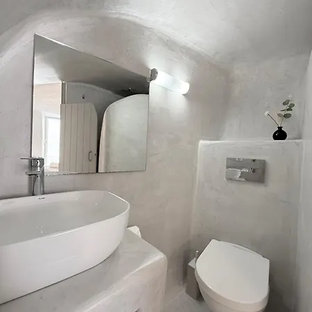 Heart Aparthotel Fira (Santorini)