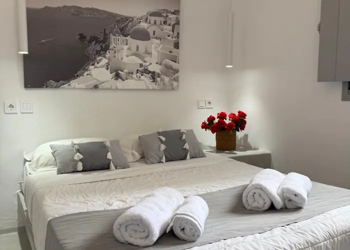 Heart Fira (Santorini)